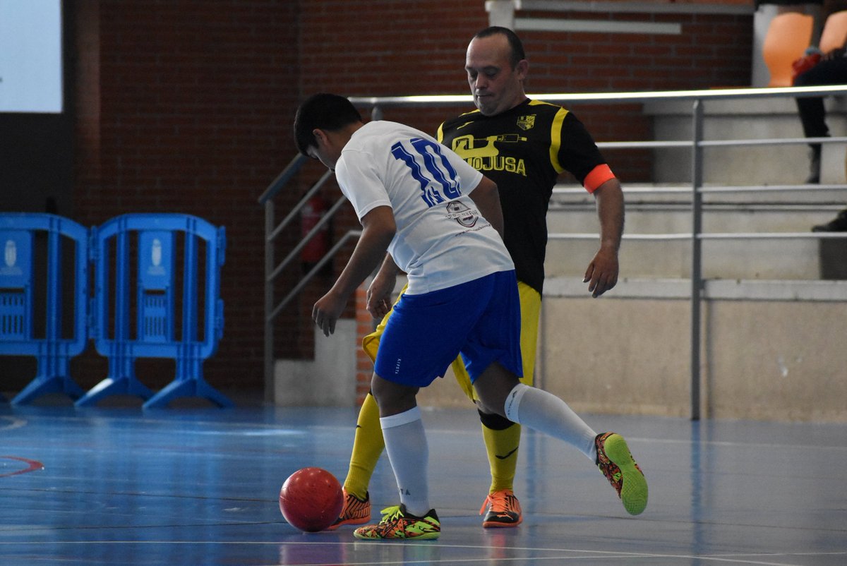 RMajadahondaFS's tweet photo. 📸 ¡Revive el encuentro de nuestro equipo inclusivo disputado ayer por la tarde en #LaGranadilla con las mejores instantáneas del partido!
#⃣ #RayoMajadahondaFeddig
#IntegraRayo
#VamosMiRayo ⚡ https://t.co/VZU63u09YD