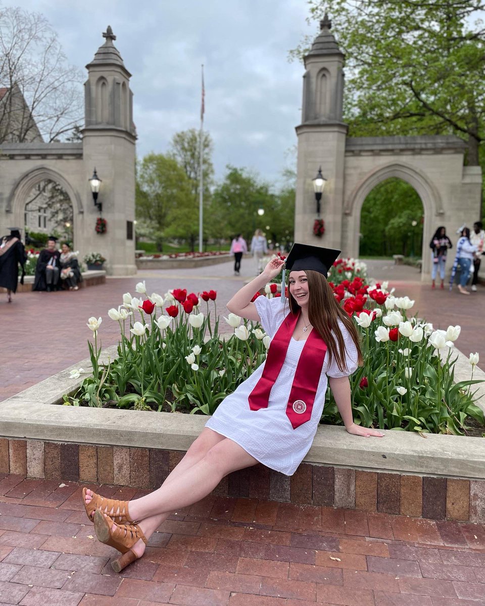 MsKalaKey's tweet photo. Officially a college grad! Onto the next adventure πβ€οΈ #IUBGrad #IndianaUniversity #Classof2022 https://t.co/TpTrCMaAhl