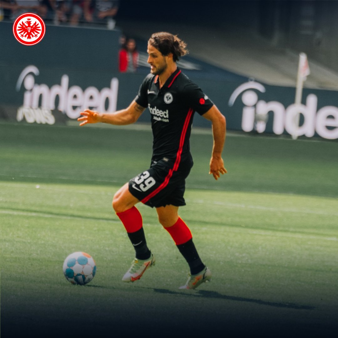 💙 <a href="/FCPorto/">FC Porto</a> campeão no sábado;
⚽️ Golaço no domingo.

🇵🇹 Fim de semana feliz para <a href="/gpaciencia9/">Gonçalo Paciência</a> 💪🔥

#SGE