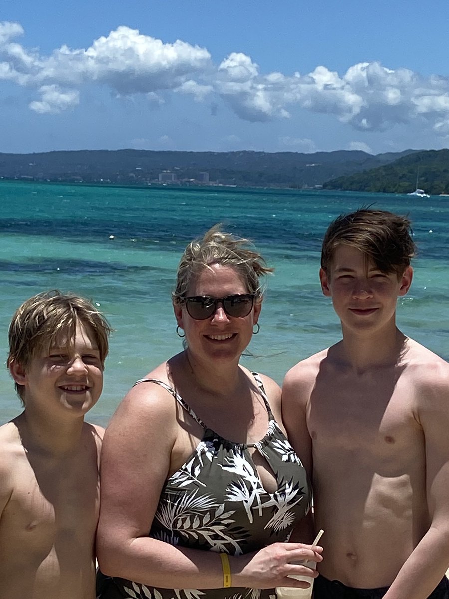 realbridgey77's tweet photo. Happy Mother day to all the mothers out there. Especially to you @hbridges12 Nice to get away Jamaica 🇯🇲 2022 https://t.co/CKYfbBT9d8