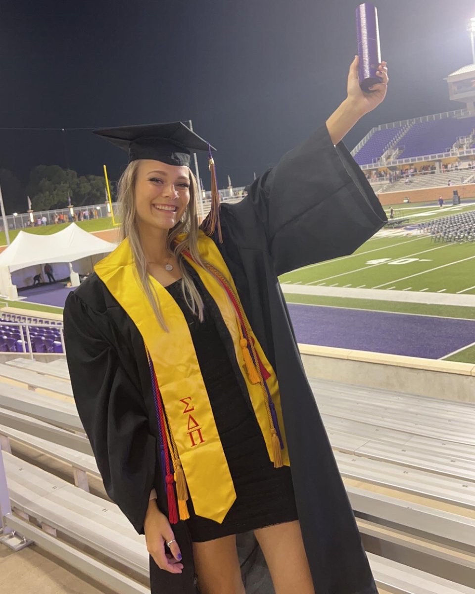 alexysciara_'s tweet photo. what, like it’s hard?? #umhbgrad https://t.co/r5RIiWRkCu