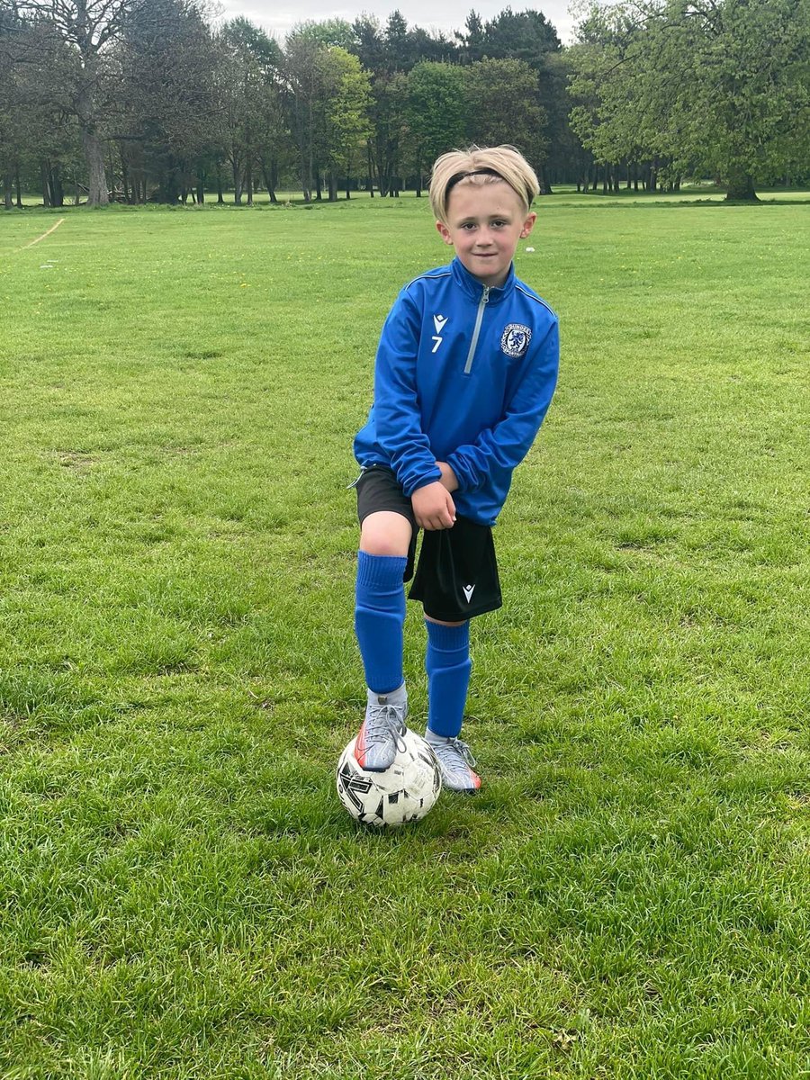 mikeyyoung444's tweet photo. It was great to be back coaching this young chap this morning. Big things to come from this lad in the future! #PY7 https://t.co/rBvwDPZN6G
