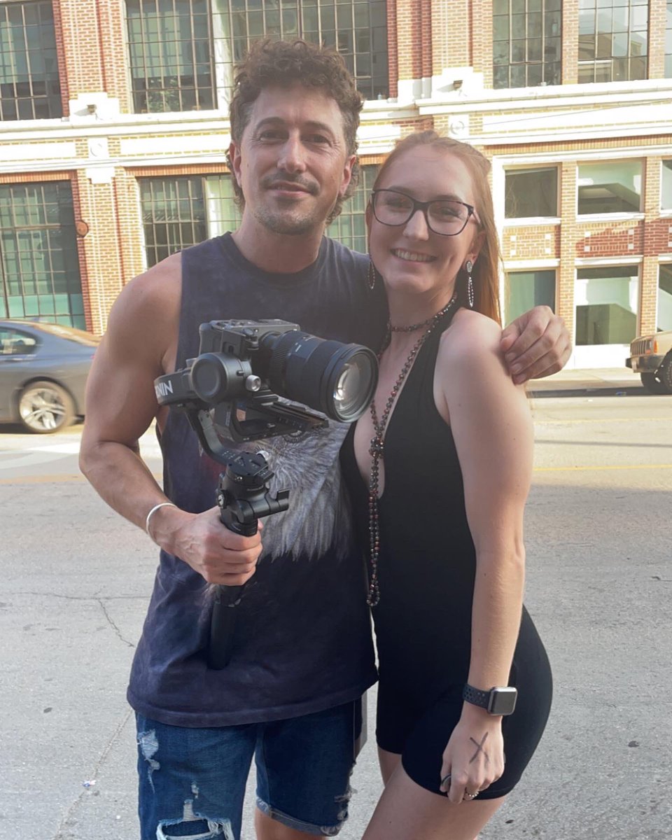 KarleighAmburn's tweet photo. Last night was insane!!! I’ve been a huge fan of @justmike since I was 12 and finally got to see him and get his autograph! Before the concert I got to me THE @JonKilmer and my mind was blown! Definitely a night night I’ll never forget! #ynk #notmyfirstrodeo #justmike #thehighs https://t.co/6rybumK0gY
