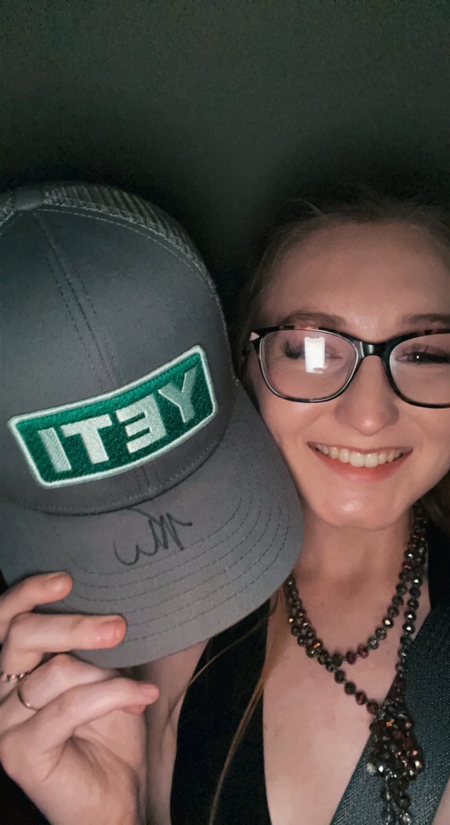 KarleighAmburn's tweet photo. Last night was insane!!! I’ve been a huge fan of @justmike since I was 12 and finally got to see him and get his autograph! Before the concert I got to me THE @JonKilmer and my mind was blown! Definitely a night night I’ll never forget! #ynk #notmyfirstrodeo #justmike #thehighs https://t.co/6rybumK0gY
