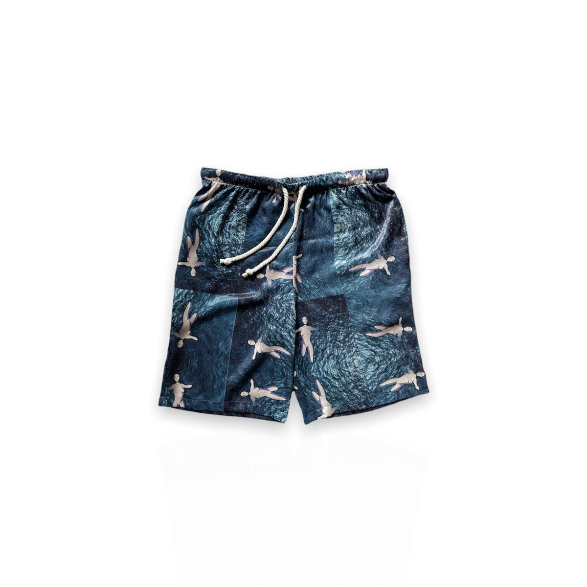 suspicionadvt's tweet photo. Part of the summer collection 2022 #suspicionadvt, l’Équipage d’Ulysse shorts is an essential piece of your dressing-room.

https://t.co/nPRVaJdGM2

#shorts #ss22 #été2022 #designer #bermuda https://t.co/bhRuaeNtpB