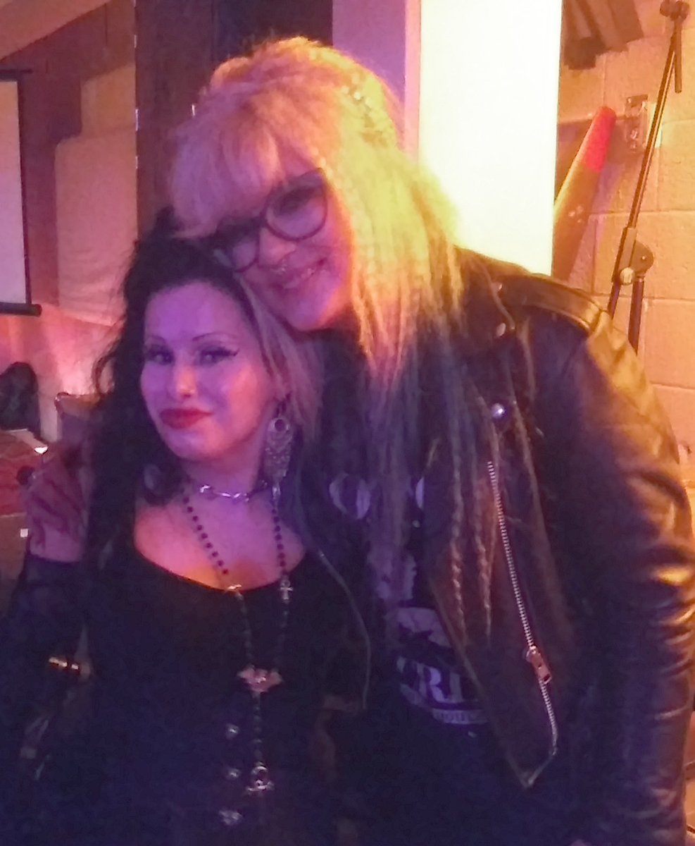 ghastlycrumb_dj's tweet photo. Y' all know I 💜D&D(death rock and darkwave, that is) #Gallowdance in Bloomington brought together #brokennailsmusic,#blaksunday and #twicedark for an incredible night of music!🖤🦇 #supportthegothscene #amigoths https://t.co/mEosUrV2CN