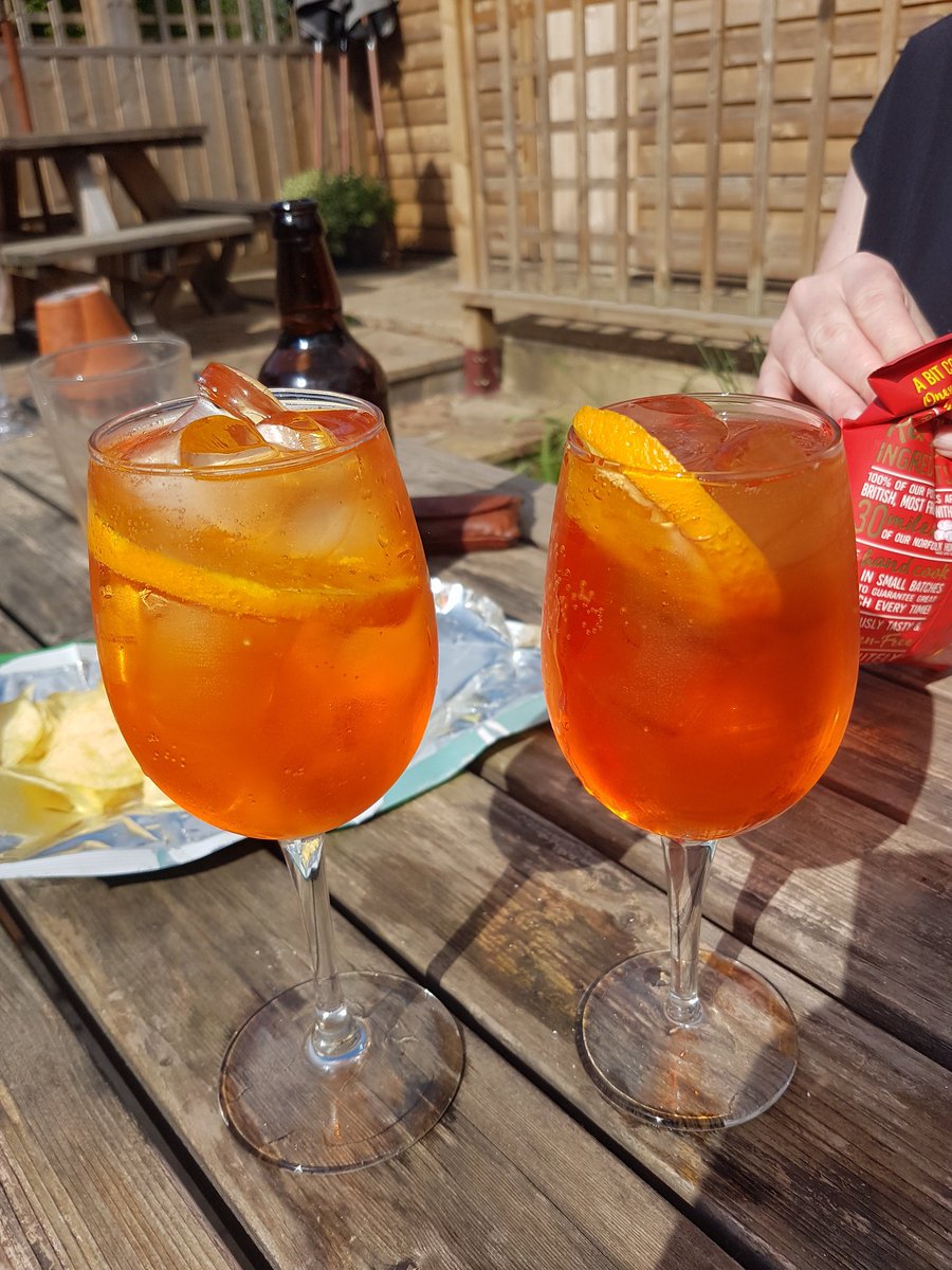 Fitstepswithch1's tweet photo. #Fitsteps Tone has been a bit of a hard sell to my participants, but those who come are reaping the benefits.  When I do an extra class on a Sunday, that reward includes stopping at the pub 🤣🍹 Plus flowers from a grateful Fitstepper 😍💐
The little things make it worth it💙 https://t.co/DmeBJJgEx2