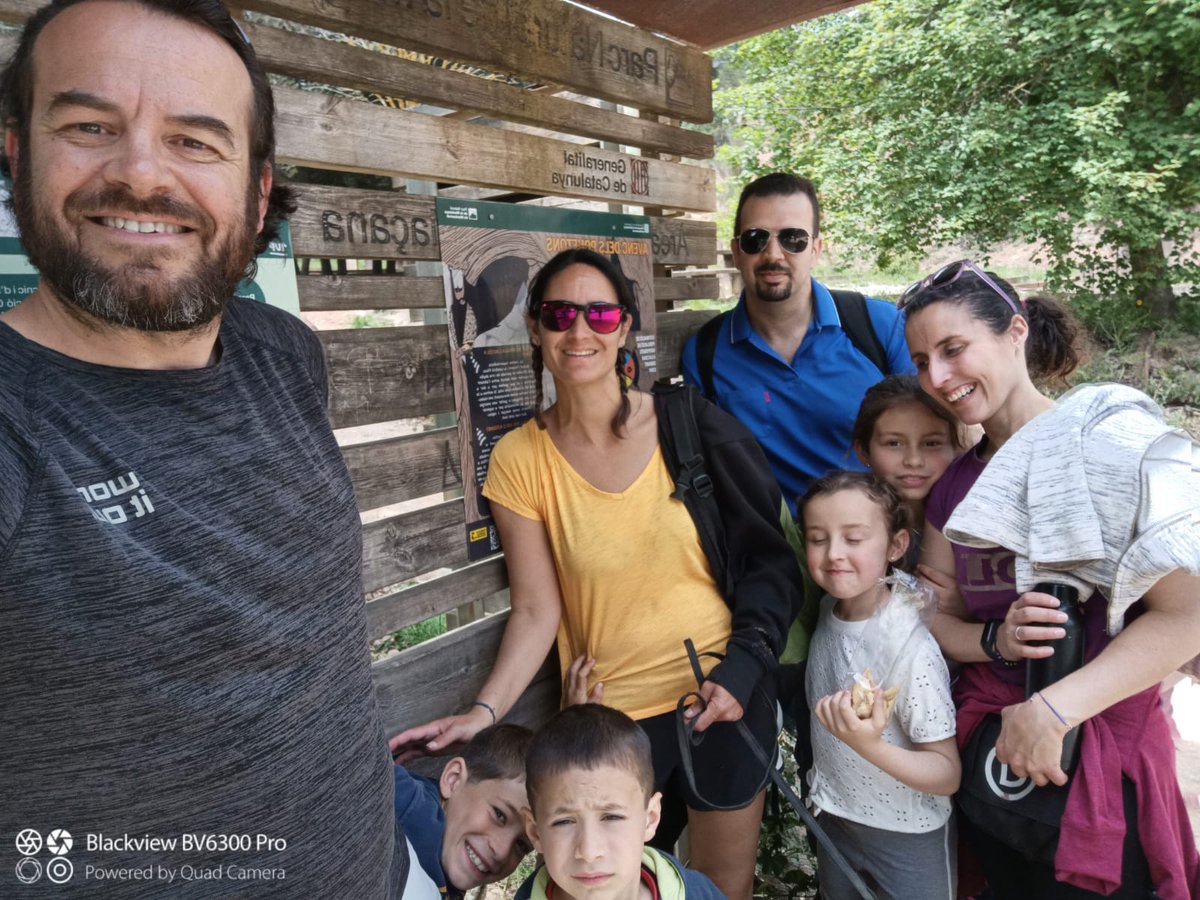 CELlinarsValles's tweet photo. Sortida familiar a la foradada Montserrat!
Hem sigut pocs però ho hem passat genial!
#somfamilia #sommuntanya #Familia #montserrat #cellv
@PNMontserrat @FEEC_cat @ajllinarsvalles @xarxadeparcs https://t.co/JhDKvVv6x0