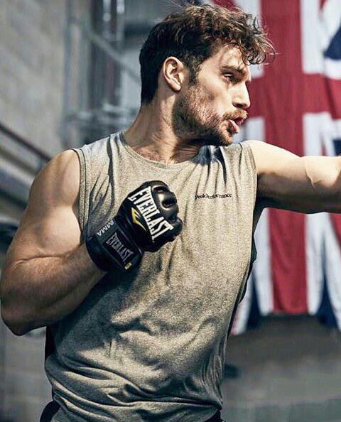 henrycavilland's tweet photo. henry cavill and boxing https://t.co/GHKMHNgpO8