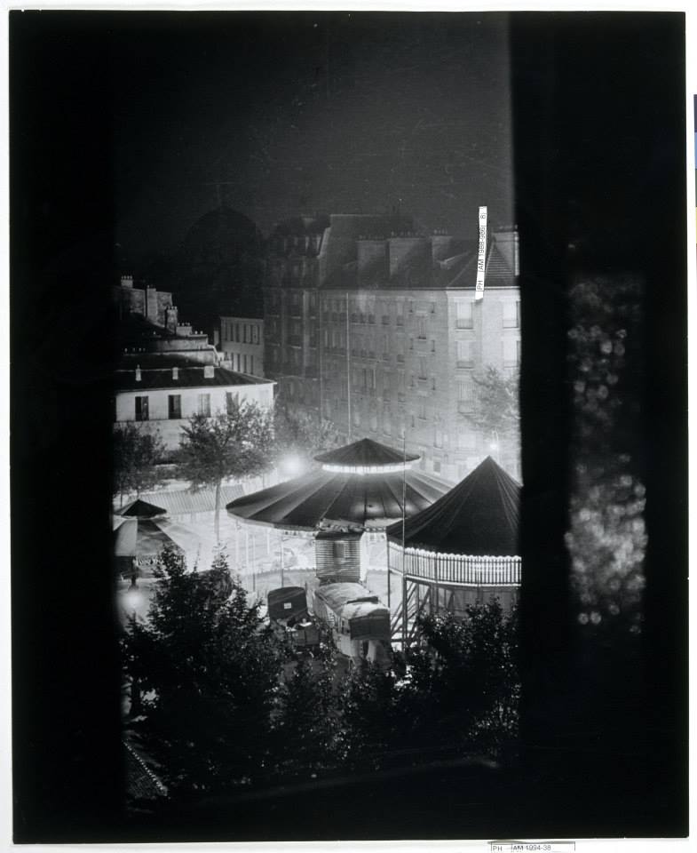 Valmad7's tweet photo. Paris vers 1932
La fête foraine, place Saint-Jacques
Photo de Brassaï https://t.co/qZQn17LVKZ
