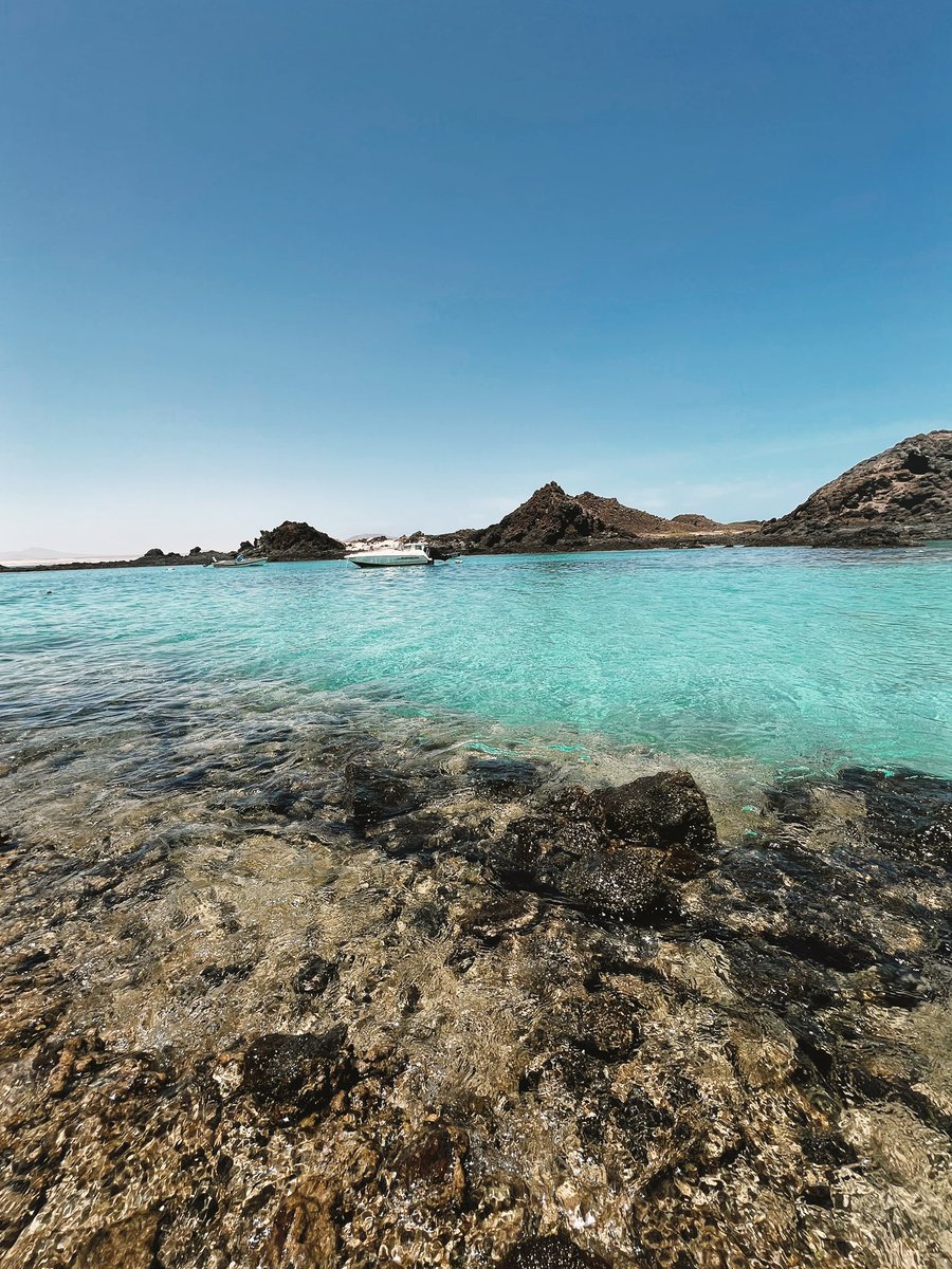 delacruzzzzx's tweet photo. El paraíso existe 💙✨ https://t.co/qMMvzc8YHB