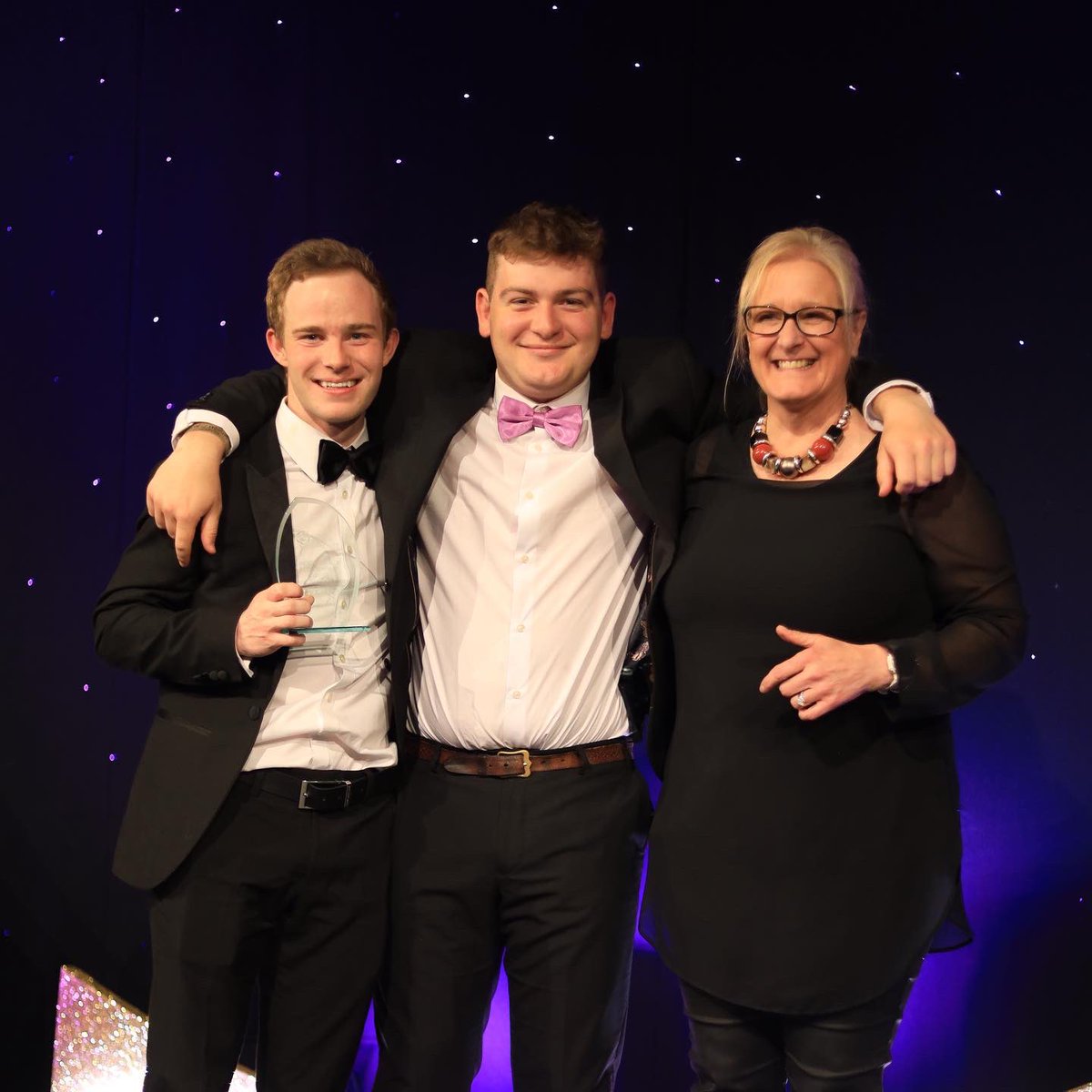 LBUHC's tweet image. 🏆 LBUHC WIN PARTICIPATION CLUB OF THE YEAR 🏆

The club are delighted to have been awarded participation club of the year recognising the inclusiveness of the club!

@carnegiesport #sportsawards