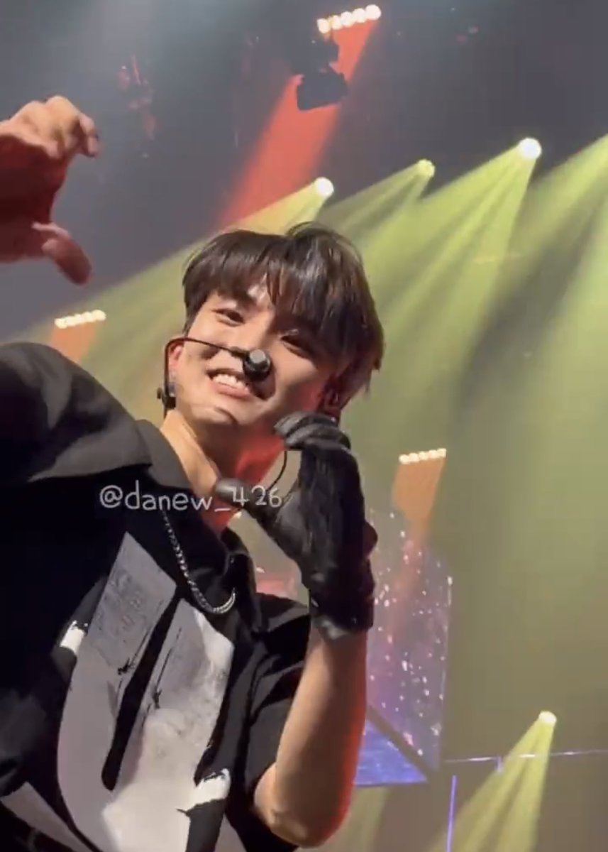 being this close to changmin…🥹