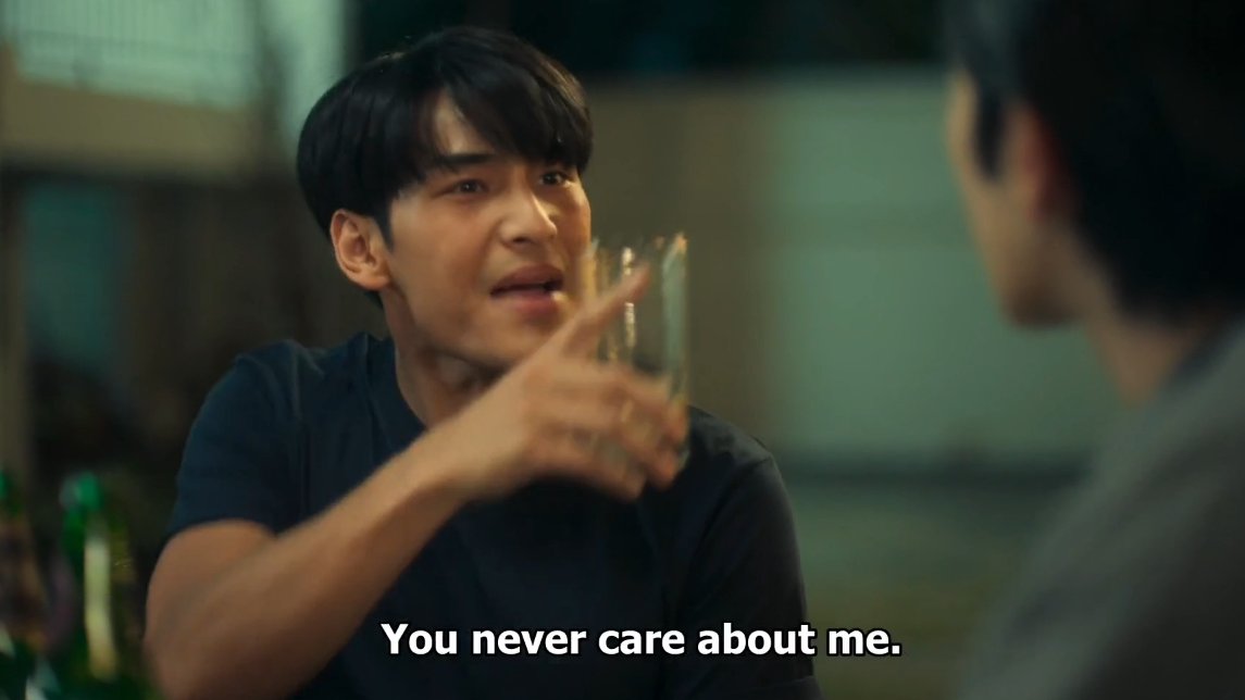 apologyapo's tweet photo. Porsche really showed how much strength and will power he has, that he has some needs and he's not scared to ask for it again &amp; again. He made it clear he will walk out if he feels he's not being treated right. This is what will keep Kinn on his toes forever.

[#KinnPorscheEP5] https://t.co/p1NwdbrlnD