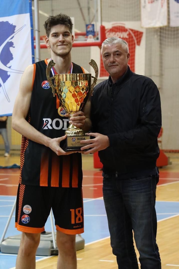 Juniorska selekcija Košarkaškog kluba Dynamic Vip Pay osvojila je zlatnu medalju  na finalnom turniru Roda prvi put u istoriji kluba sa Dorćola postala državni prvak u juniorskoj ligi🧡🖤🏀💪