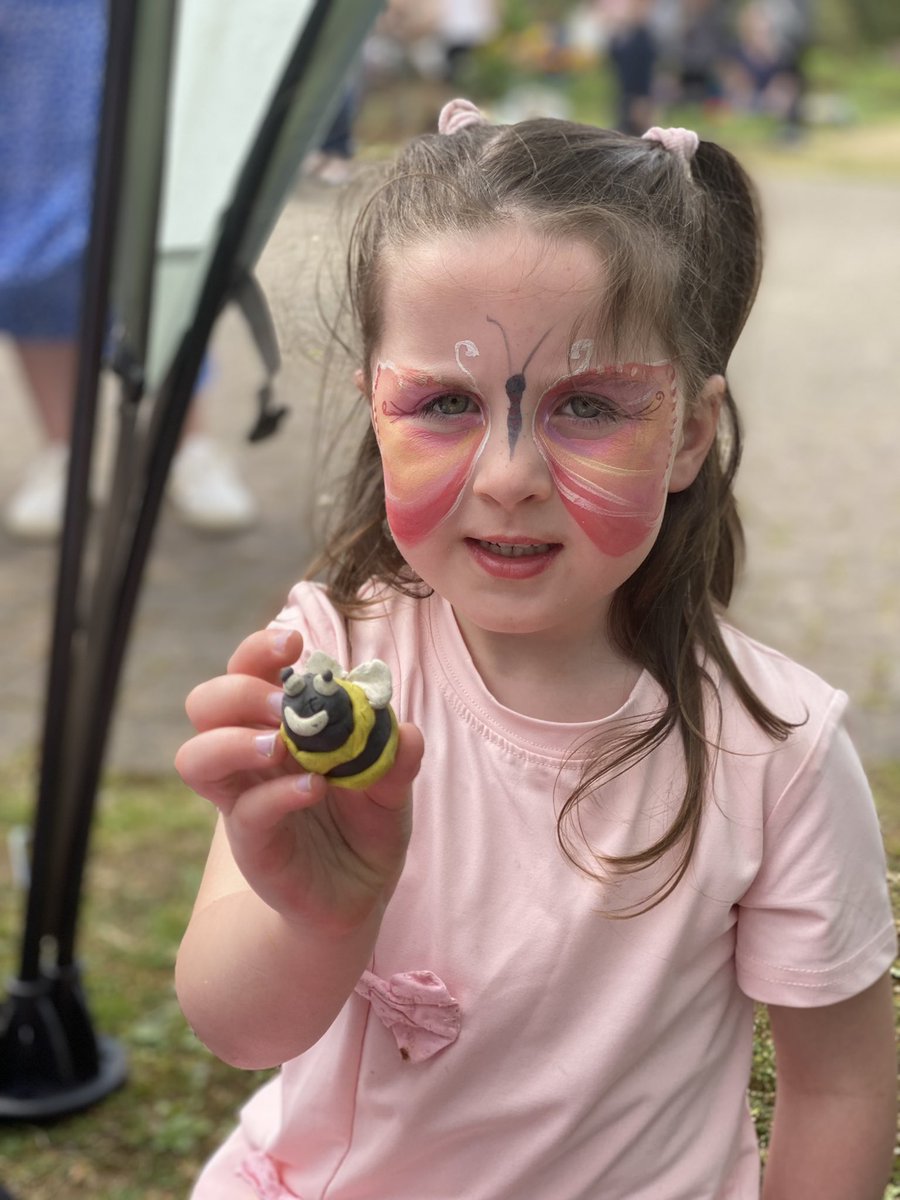 TheBeeGardenG3's tweet photo. We made lots of bees at the Fiends of Kings Park event 🐝☺️ @FOKPglasgow @froglifers @PyramidAnderst1 @SustainableGLA @AnnexeComm @GlasgowNPC @LordProvostGCC https://t.co/t1XURvRBqC