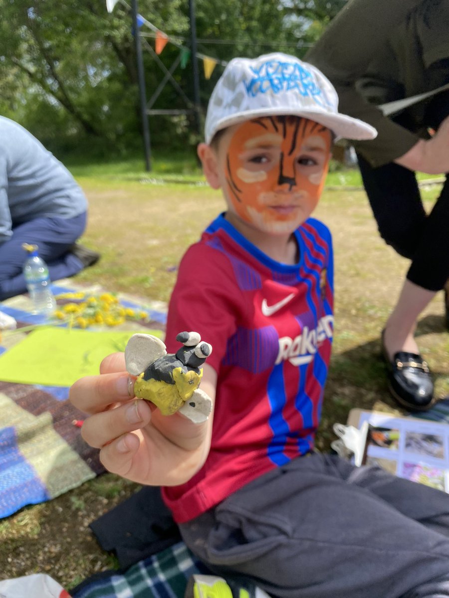 TheBeeGardenG3's tweet photo. We made lots of bees at the Fiends of Kings Park event 🐝☺️ @FOKPglasgow @froglifers @PyramidAnderst1 @SustainableGLA @AnnexeComm @GlasgowNPC @LordProvostGCC https://t.co/t1XURvRBqC