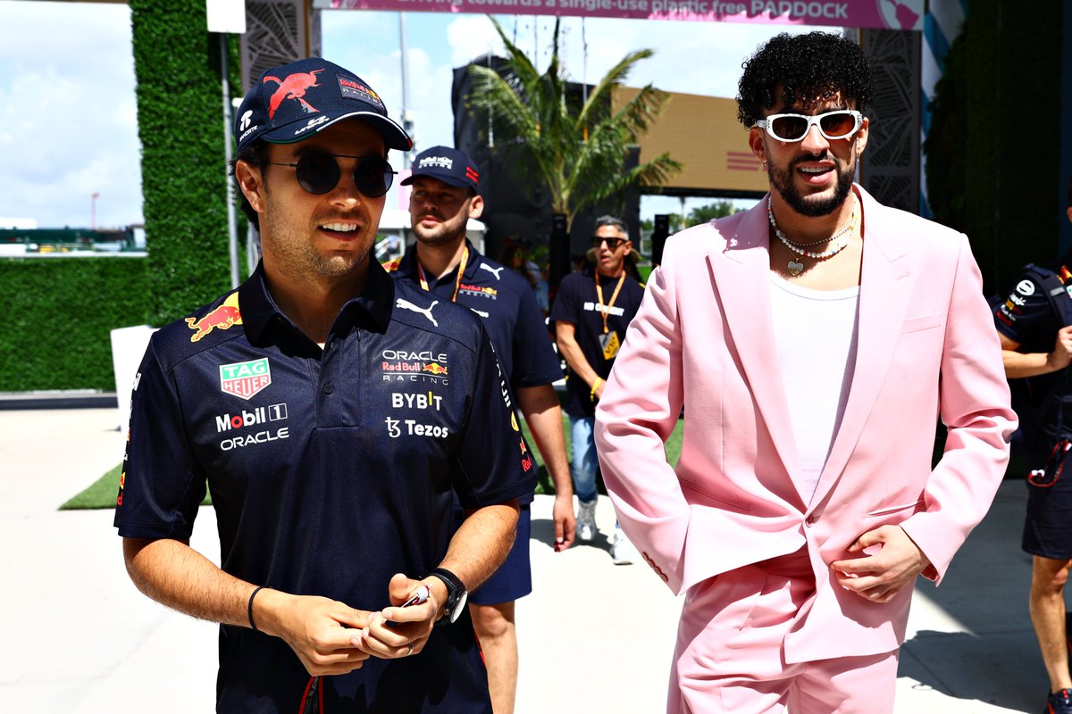 We're not short of famous faces today! 🤩 

#MiamiGP #F1