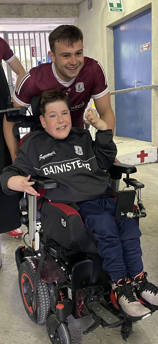 for_tomas's tweet image. What an afternoon. Bring on the Rossies. Congrats Cillian on #MOTM Great to meet @mmccartney011 and my fellow Galway Supporter John Tobin. @Galway_GAA @AIB_GAA