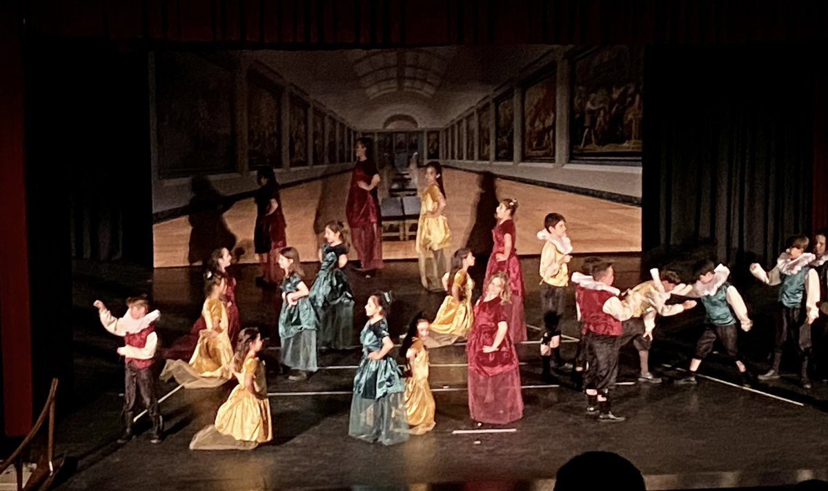 standreu's tweet photo. Avui us hem obert les portes del nostre museu, MuSA. Desitgem que hagueu gaudit de la visita i de l’espectacle! Ha estat molt especial!
#momentum #MuSA https://t.co/acxIkHgkEK