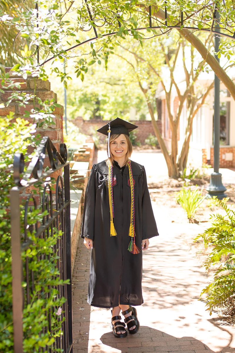 randythreatt's tweet photo. Super proud of our girl — graduated Summa Cum Laude with BA in Psychology from the University of South Carolina yesterday!

Even more amazing— Noelle Threatt has been accepted into the Clinical Mental Health Counseling program at JOHNS HOPKINS UNIVERSITY! We are over the moon!! https://t.co/jsV90GNnz9