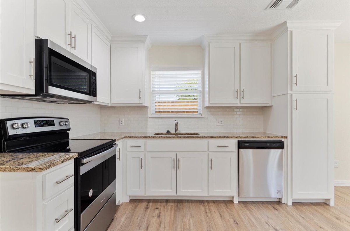 Our latest new build just went live! Blessed to do what we love. #whatahousellc
