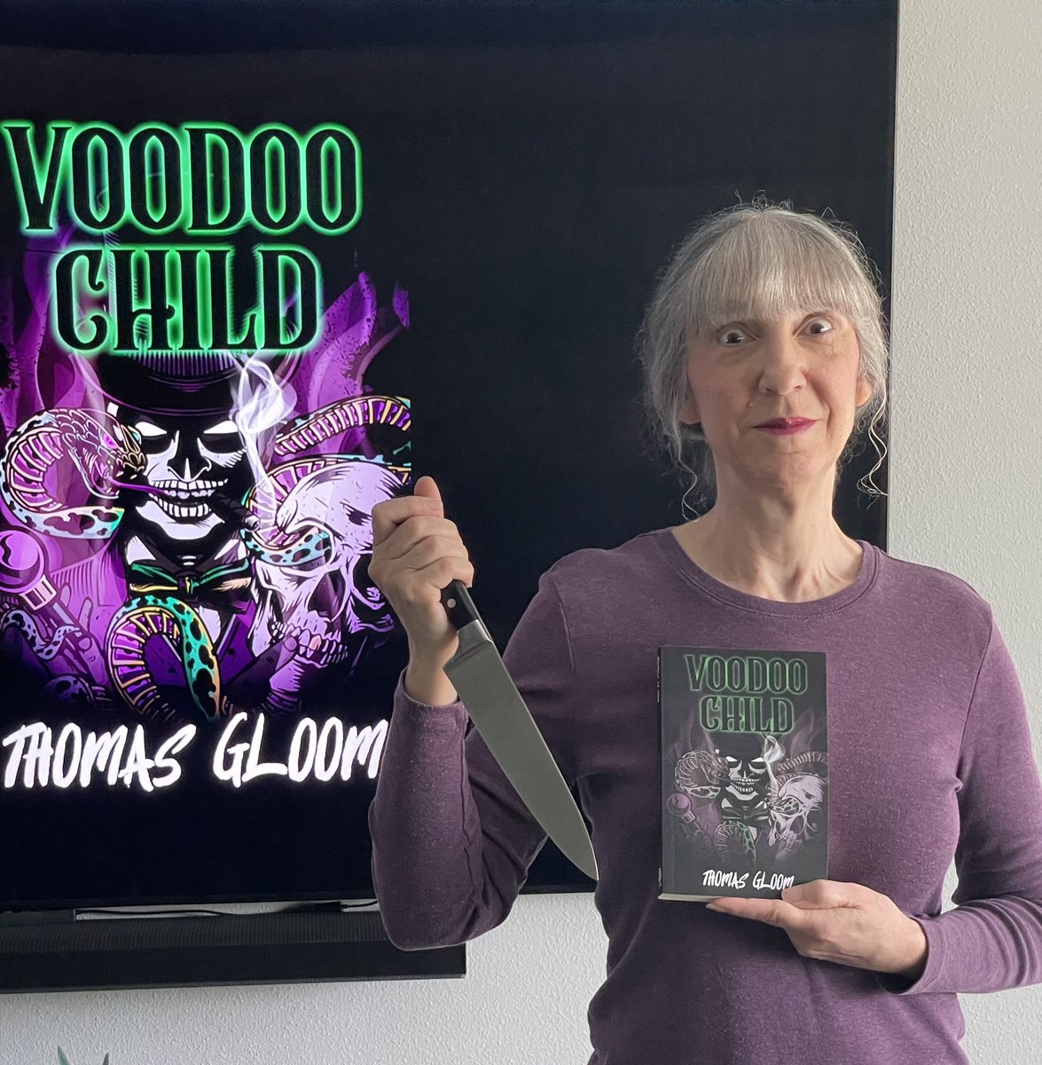 ThomasGloom's tweet photo. My mom over-delivered when I asked if sheβd send me a pic w/ one of my books!π€£π
#HappyMothersDay #IndieHorror #AuthorLife #SpookyMom https://t.co/niE88kJT1T