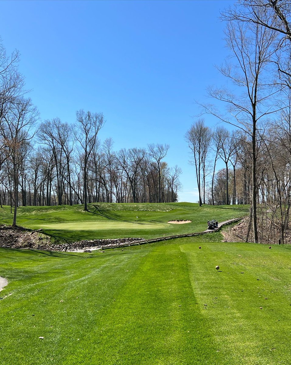 Nothing better than enjoying a morning round of golf in the first true Michigan spring weather! #michigangolf ☀️⛳️