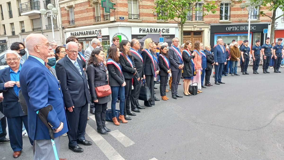 flora_claquin's tweet photo. Très honorée d'avoir représenté @joaquimtimoteo aux cérémonies du #8Mai à #Montrouge, pour rendre hommage à celles et ceux qui ont vaincu le nazisme. https://t.co/o57FQsxsL3