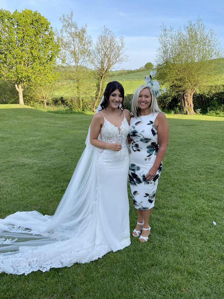 Ange412's tweet photo. This was simply the best day @TilyMeg .. emotional &amp; proud of my beautiful niece https://t.co/6wq58UGXKd