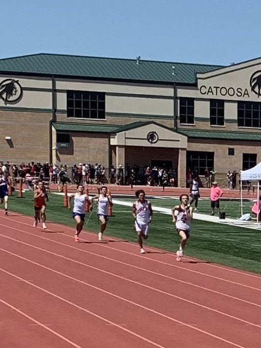 BedickAmber's tweet photo. We watched an impressive run at the OK State Track meet in the boys 1600m run Gage Bedick ranked 9 in the State came from behind in 10 place to sprint the last 200m &amp; pass 5 boys to place 5th w/ a personal best of 4:53 So proud of him &amp; what an amazing race https://t.co/VblKhI8TKM