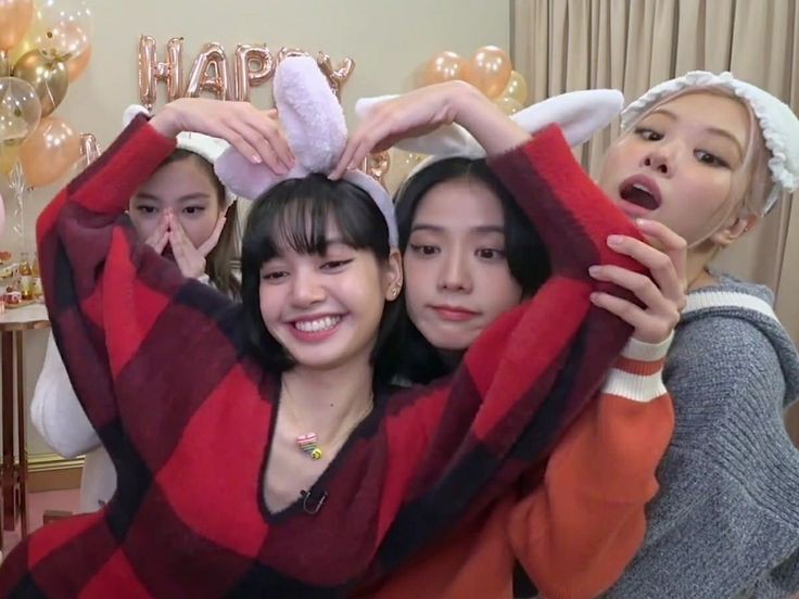 mis niñas hermosas las amo muchisimo son mo mejor q tengo

#blackpinkdiamond #blackpinkdivine #blackpinkdiscography