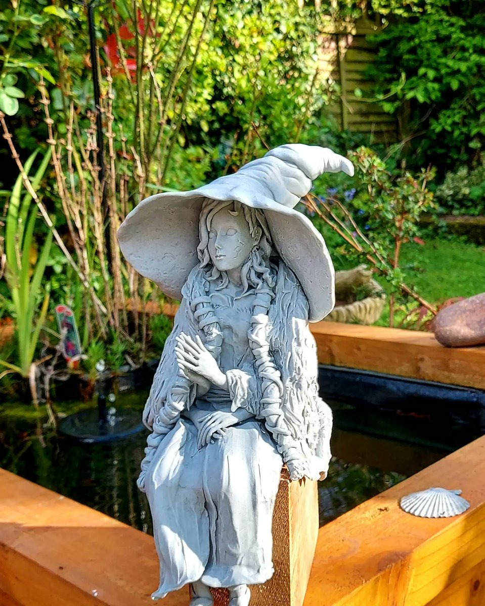 Ranni the witch sculpted in monster clay
#EldenRingFanart #sculpture #monsterclay #RanniTheWitch #art