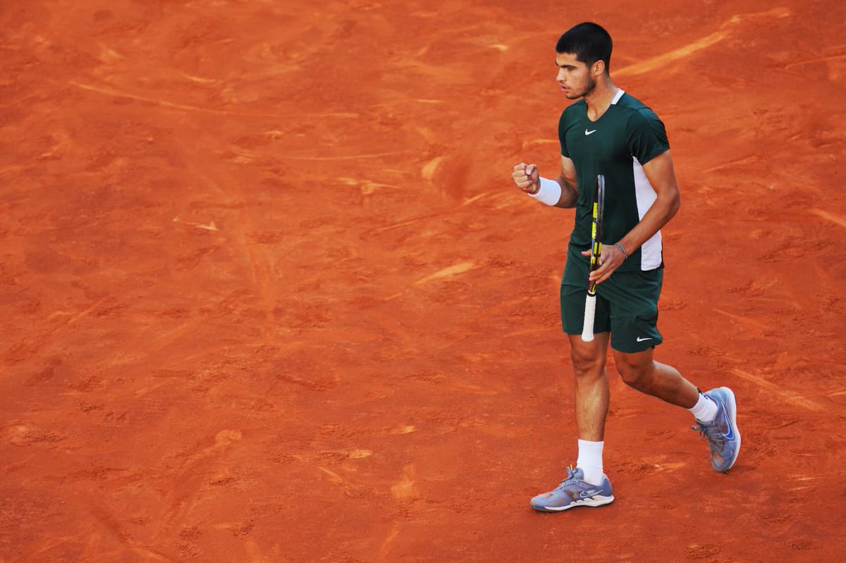 Carlos Alcaraz, 19y3d, beats Alexander Zverev 6-3, 6-1 to win Madrid. 

He is the youngest ever player to win this tournament. 

His season:
Madrid 1000 W
Miami 1000 W
Barcelona 500 W
Rio 500 W
Indian Wells 1000 SF

28-3 - most wins and best winning % in 2022.