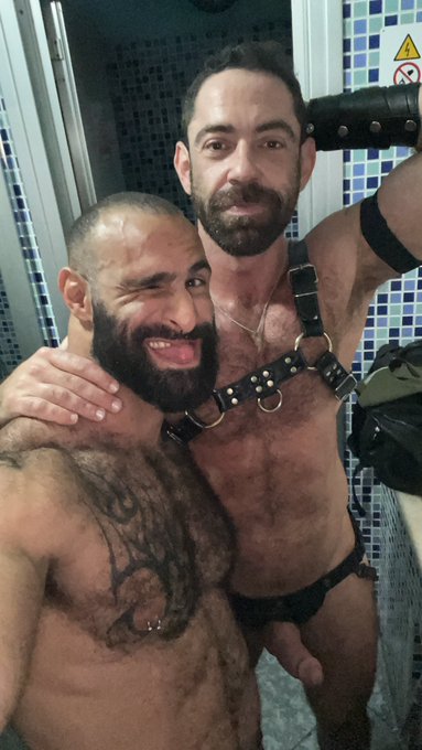 I love this Brazilian guy @romanmercury_  at #SKYLINECLUB https://t.co/Z9NvlGBgDt<a class="tags" href="/tag/romanmercury_">@romanmercury_</a><a href="/tag/skylineclub"class="tags">#SKYLINECLUB</a>