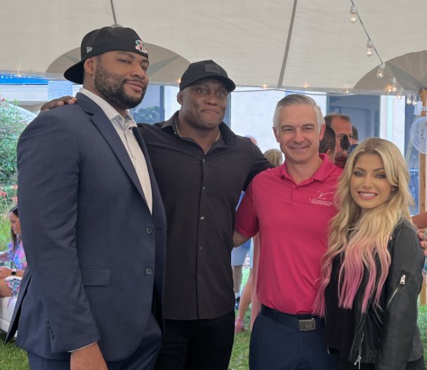 ShaneJArchived's tweet photo. Thank you @AngeloDawkins @fightbobby &amp; @AlexaBliss_WWE for being part of @TheVFoundation pediatric cancer fundraising weekend with @DickieV.  The support you, @WWE, @StephMcMahon, &amp; @MANIACLUBWWE provide #ConnorsCure is extraordinary! Our goal: beat cancer! #VictoryOverCancer https://t.co/3gUrvMBVh5