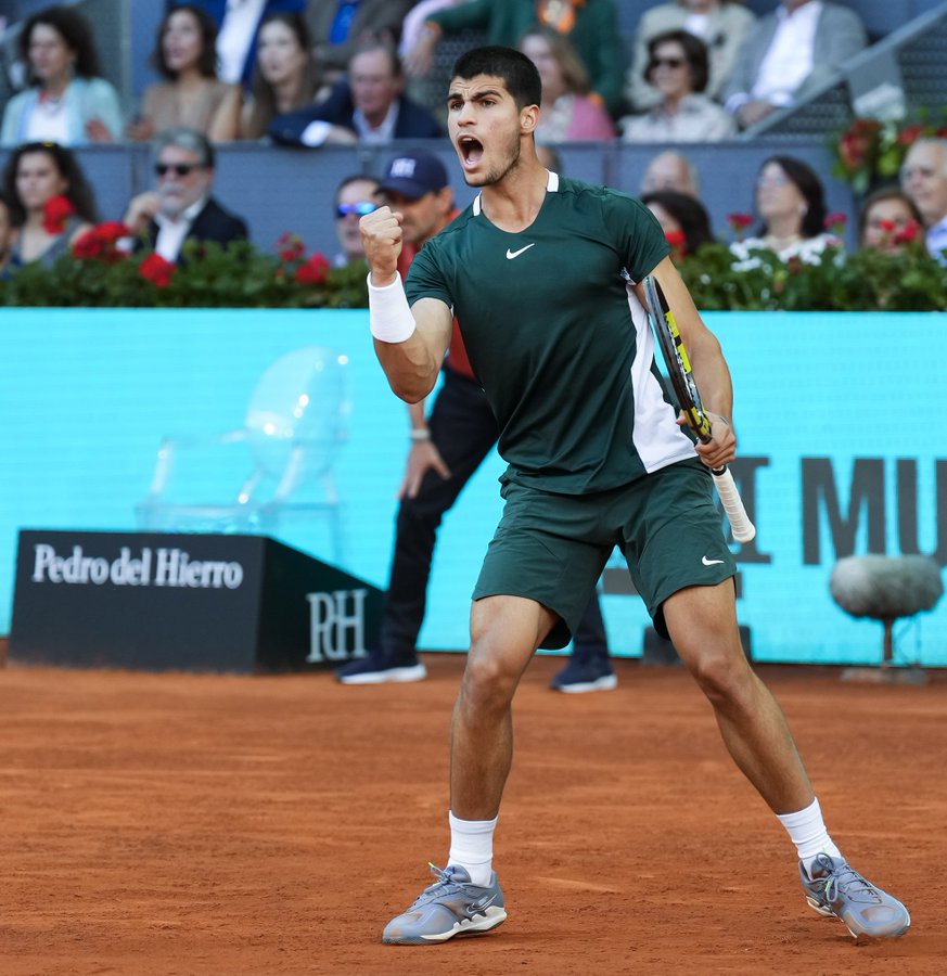 víctima Regan Náutico Alcaraz aplasta a Zverev en 62 minutos y reina en Madrid - Masters 1000 -  COPE