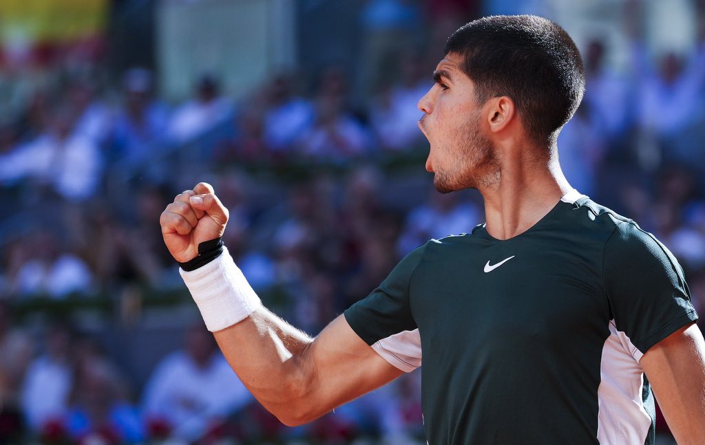 fermurciego's tweet photo. Nadal (#4), Djokovic (#1) y Zverev (#3). Nadie ganaba a tres top4 en un torneo de Masters 1000 desde David Nalbandian en Madrid 2007. Esa es la bestialidad que acaba de hacer Alcaraz, una más. https://t.co/TIuGbkoP1s