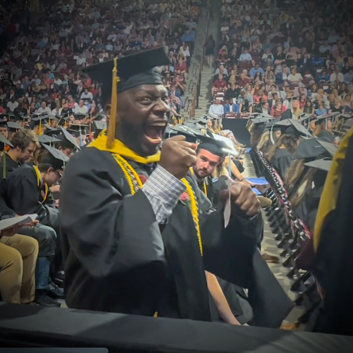uofsccosw's tweet photo. Commencement euphoria. ๐Welcome to the @UofSC alumni familyโฃ๏ธ #ForeverToThee #Socialwork #TheRemarkableWe #UofSC2022 https://t.co/ruUsFUJE05