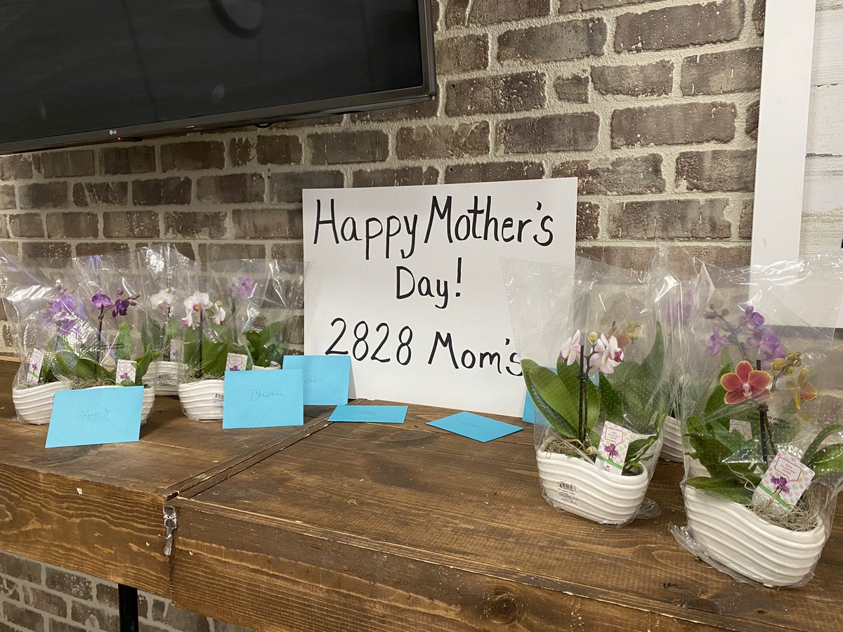 Happy Mother’s Day to all 2828 Mom’s! Enjoy your beautiful day🌺🌸