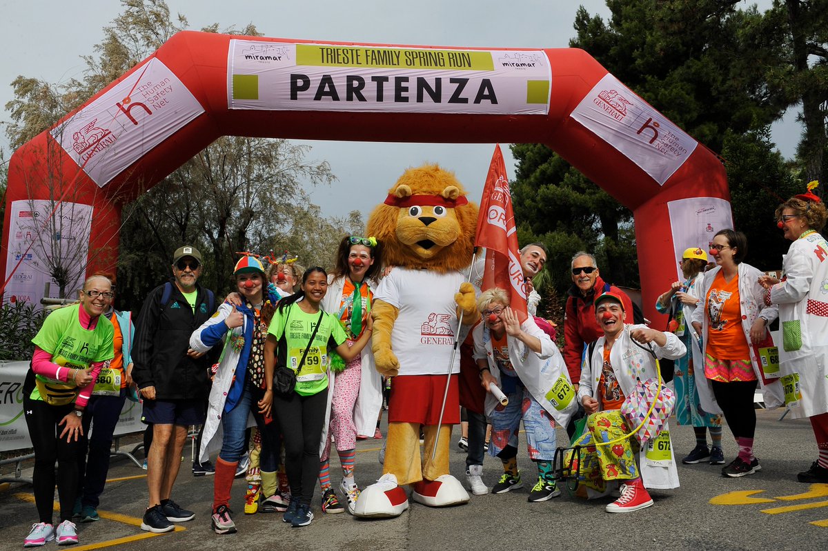 HumanSafetyNet's tweet photo. Families, kids, sharing happy moments together in Trieste!
Today we raced the Family Spring Run with 76 people from The Human Safety Net, supporting the families of the two local @csbonlus centres.
#TriesteSpringRun #THSNinAction #THSN4Families #OraDiFuturo
@GENERALI https://t.co/ysffsI8PwE