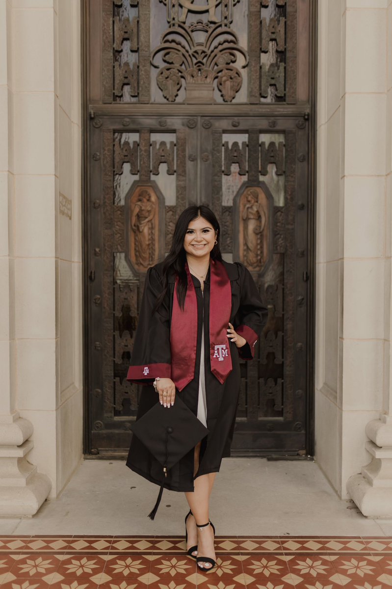 LTA_BetaEta's tweet photo. since graduation is a few days away, we’d love to recognize our seniors 🥰🤍 We’re so proud of all your hard work and we can’t wait to see what the future has in store for all of you. Thank you all for everything!! We love you so much 🌙🌴 https://t.co/Guabv9kiq0