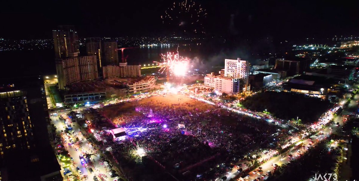 Sid_0367's tweet photo. @Dale_Was_Here Fireworks display ng kandidato mo iyan sa #Ceboom pero wala kang ingay na nakakapag-contribute sa air pollution? Binulag ka na ng pagkamuhi mo na umabot sa pagkapurol ng pag-iisip. https://t.co/pSXQn2mgOS