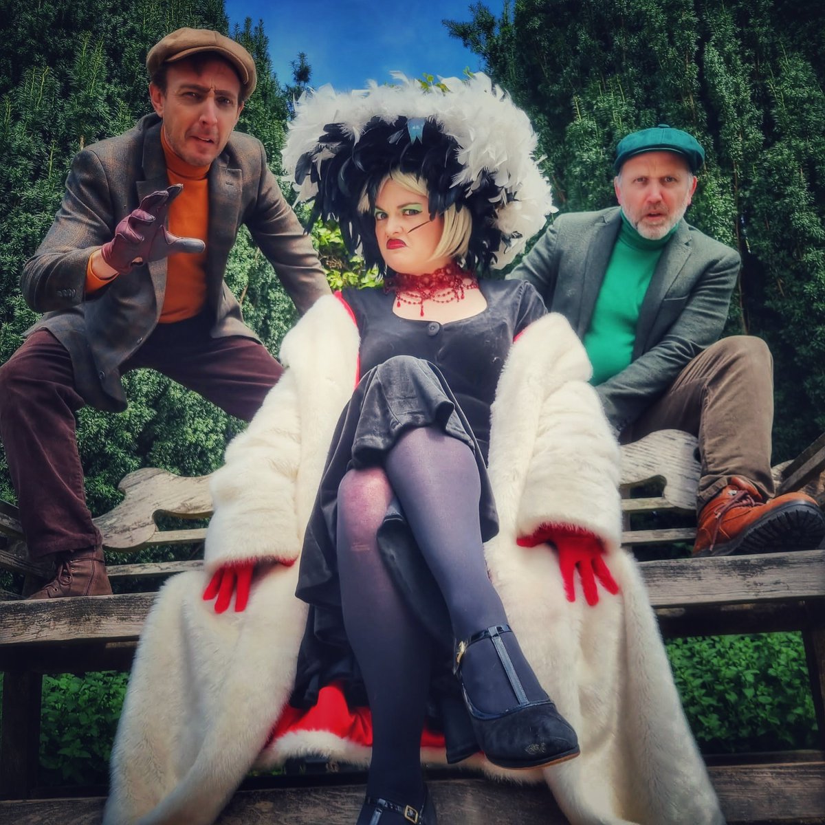 BenCooMu's tweet image. Been having fun attempting to steal puppies and being the world's worst henchman at the @HolkerHall Spring Fair Dog Show this weekend with @FunCastCo