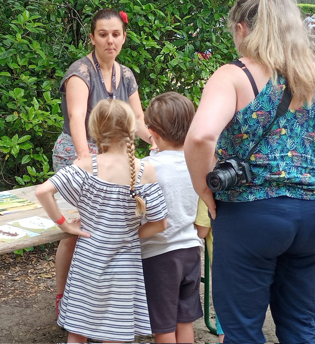 CPIE_APIEU_MTP's tweet photo. Aujourd'hui stand Apieu dans le cadre de #saperlipopette au Domaine d'O, organisé par @Montpellier3m
L'occasion à travers un stand sur le sol vivant de jongler entre sols vivriers, le #compost, et la réduction de nos #dechets https://t.co/jF09r9wMef