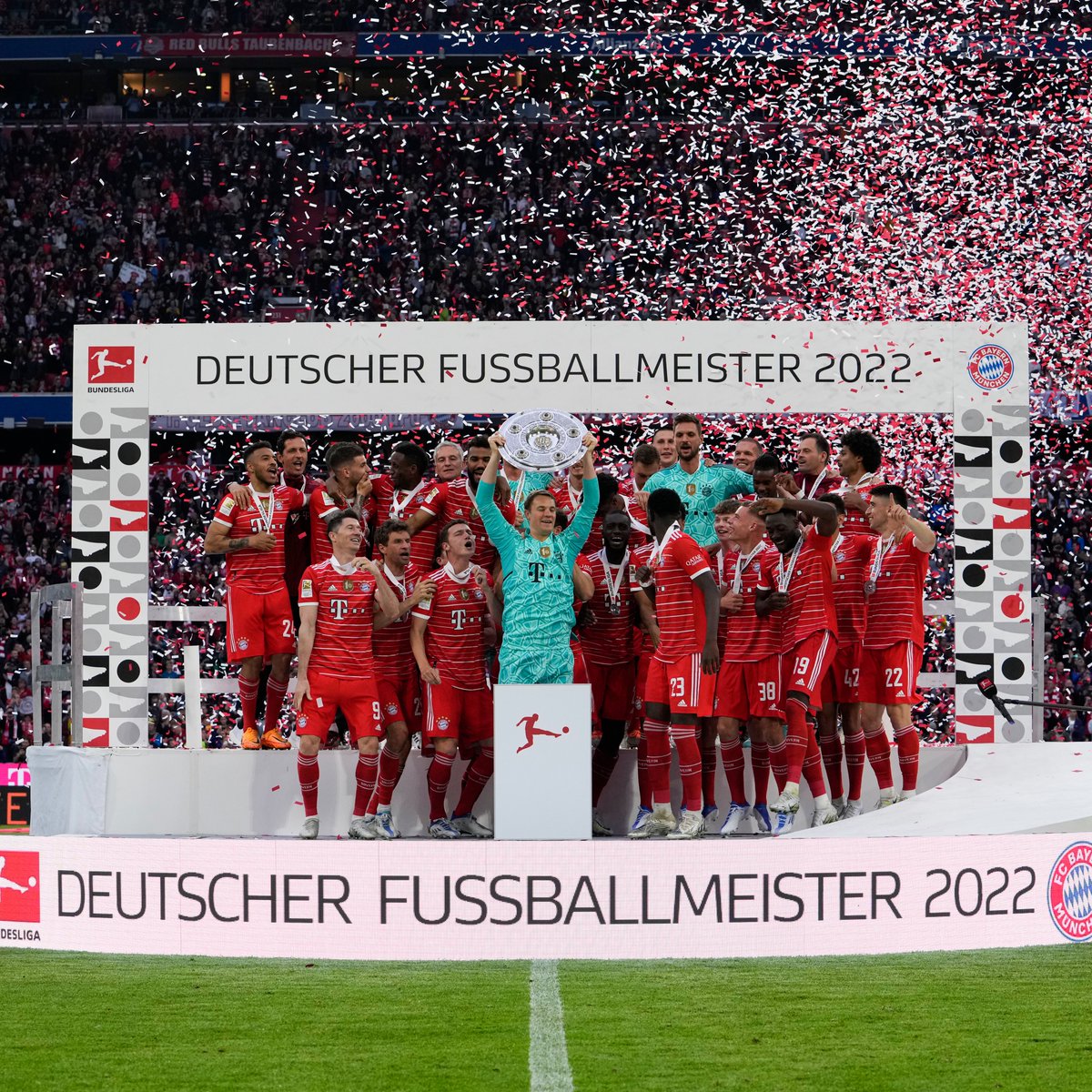 FCBayern's tweet photo. 🙌🏆 Deutscher Fußballmeister 2022 🏆🙌 https://t.co/3zDIuh1I1J