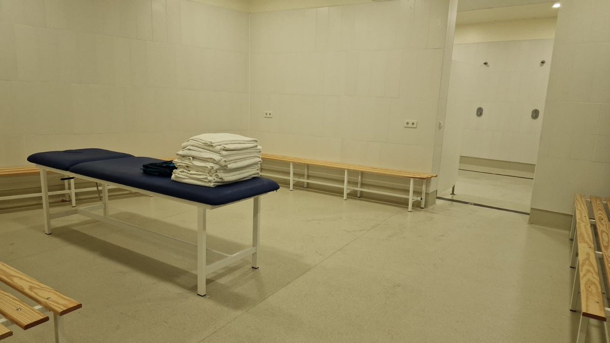 Un club ejemplar se demuestra en la victoria y en la derrota. Gracias por dejar así el vestuario <a href="/unicajaCB/">UnicajaCB</a> .
Buen viaje 🙌