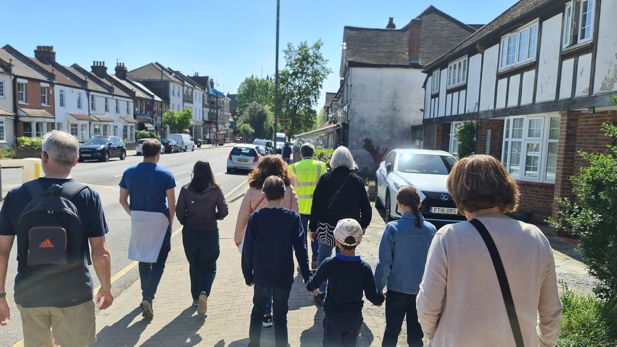 tamhendron's tweet photo. Huge thanks to the @ChislehurstSocy for our guided tour of Chislehurst's High Street. Very informative and an absolutely glorious day for it. #chislehurst #bigwalkweekend https://t.co/poeOv4nene