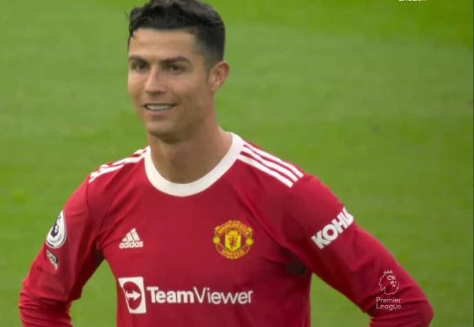 PurelyFootball's tweet photo. Forget the 5 Ballon d'Ors, 5 Champions Leagues

Ronaldo scoring 24 goals with this Manchester United side is his biggest career achievement. https://t.co/7AKBLKDEgp