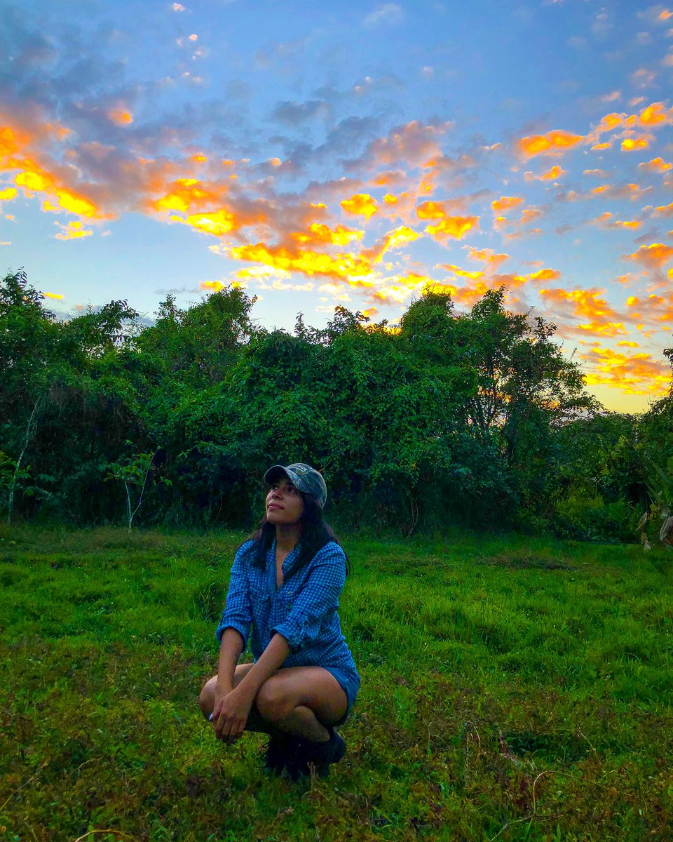 Adicta al cielo naranjita y a tu sonrisa